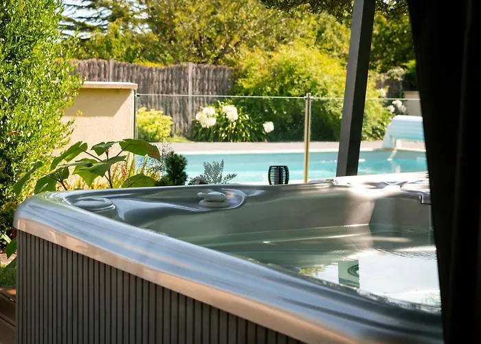 Maison Marie Barrault 4* לז הרבייה